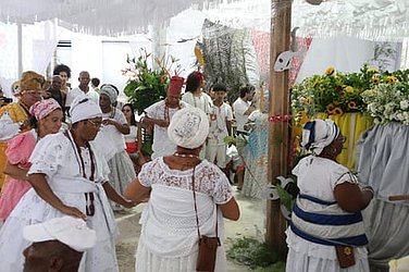 During xirê, povo de santo evoke orixás to ask and thank