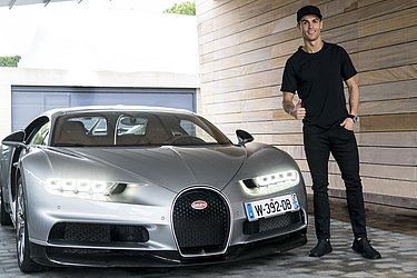 O português também é fã dos superesportivos da francesa Bugatti, como esse Chiron