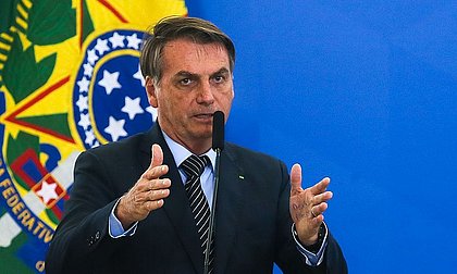'Acabou matéria no Jornal Nacional', diz Bolsonaro sobre atrasar dos dados da covid-19