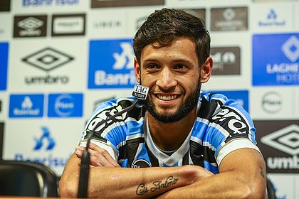 Revelado pelo Bahia, Juninho Capixaba é emprestado pelo Grêmio ao tricolor baiano até dezembro