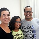 Pais de Maria Luiza, Fernanda e Ricardo Lima estão em busca da nova escola para a filha