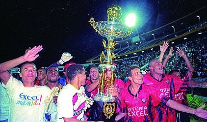 Vitória sai na frente e sob o comando de Arturzinho  traz o primeiro troféu para casa em 1997, ao derrotar o Bahia por 3x0.