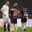 Ibrahimovic comemora com Brahim Díaz o primeiro gol do Milan sobre o Sparta Praga