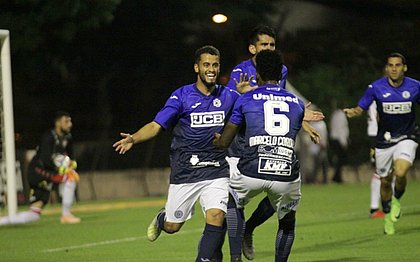 Rodolfo comemora primeiro gol do São Bento