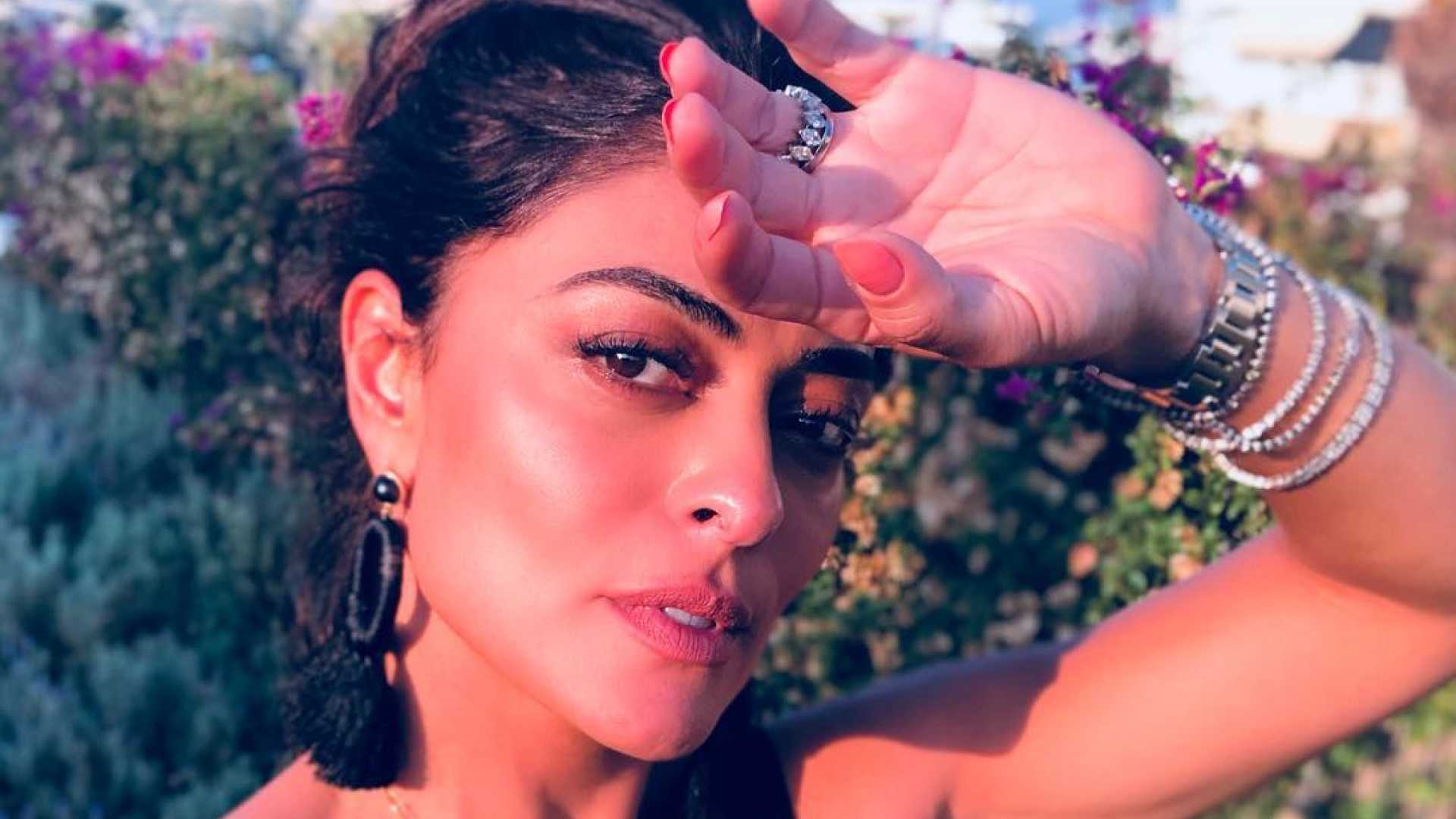 Juliana Paes pretende virar o ano em Praia do Forte, no litoral