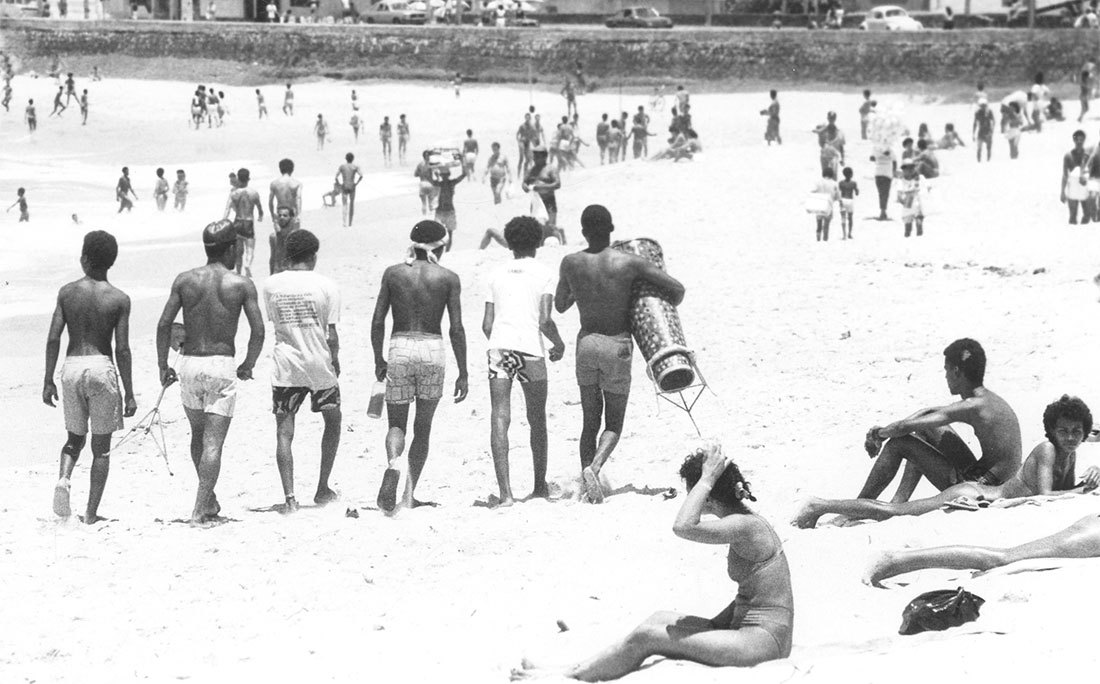 Praia da Pituba em 1990 dava gente!