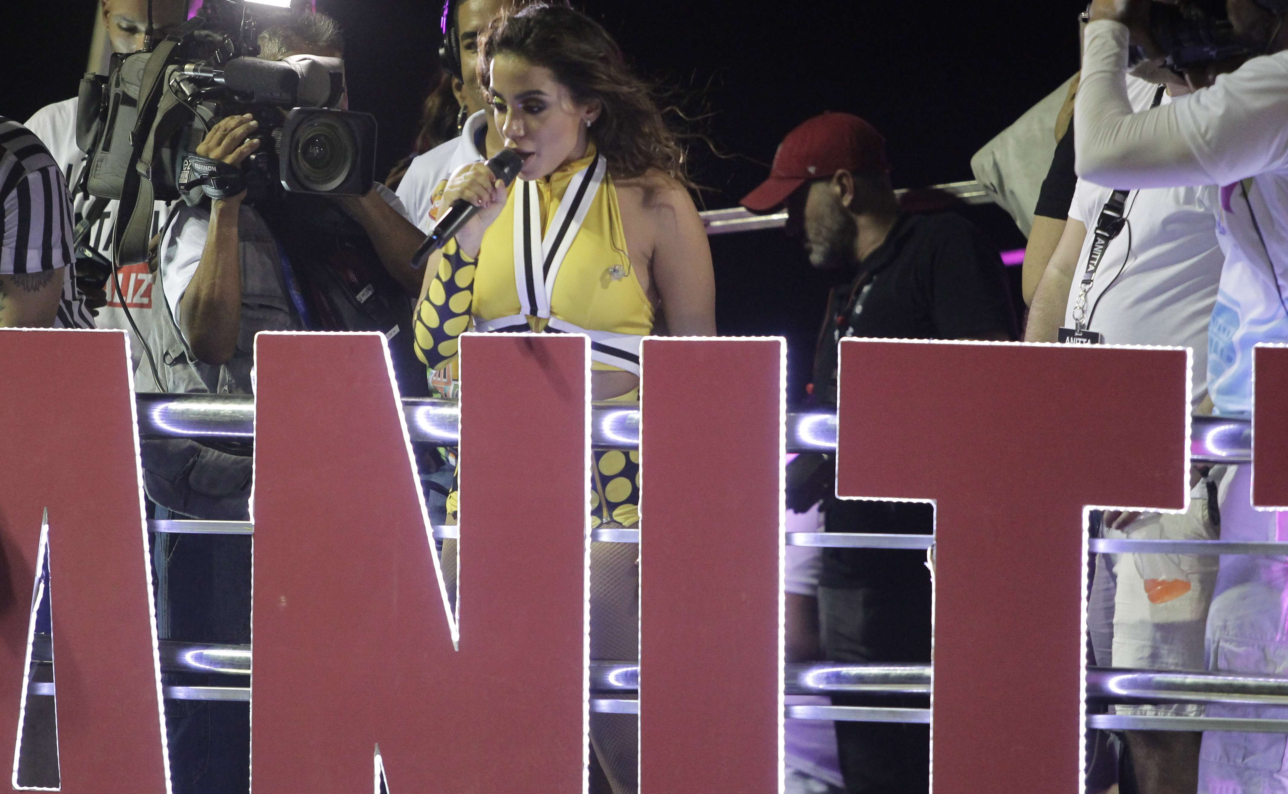 Anitta comportada
