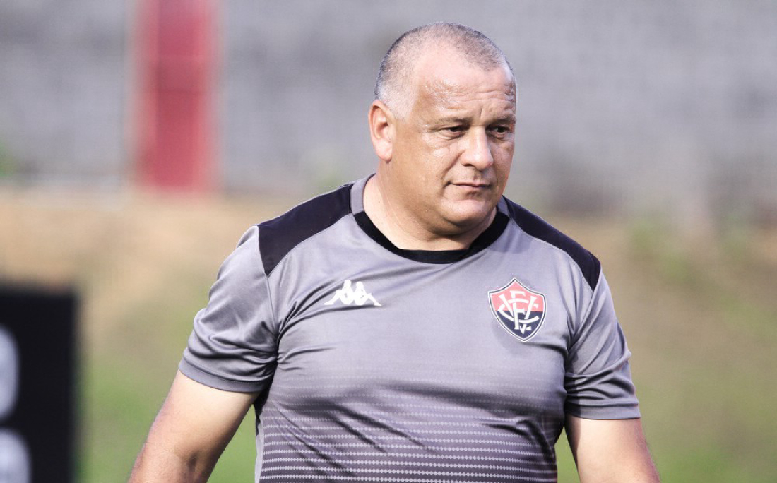 Técnico Agnaldo Liz foi demitido do Vitória após paralisação do Campeonato Baiano