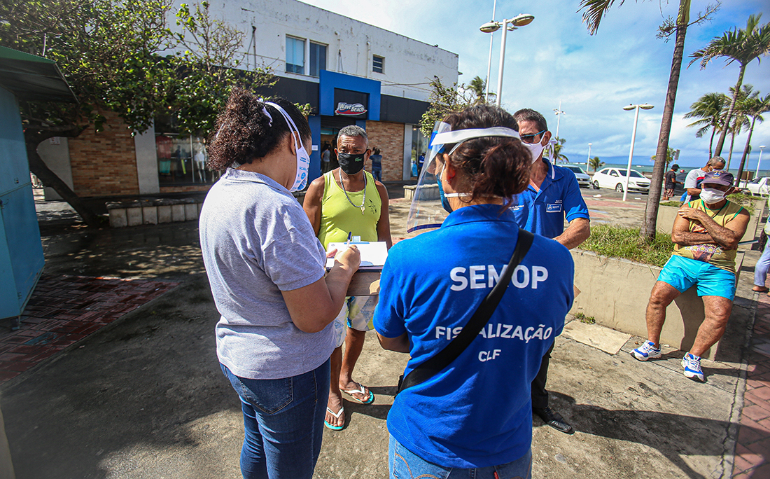 Fiscalização no bairro de Itapuã.