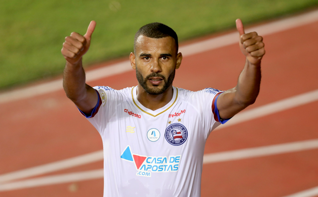 Zagueiro foi titular pelo segundo jogo seguido