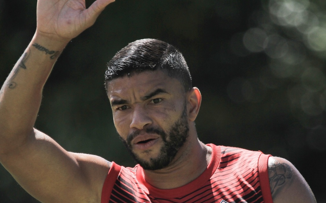 Recuperado da contusão na panturrilha, zagueiro Maurício Ramos treina na Toca do Leão