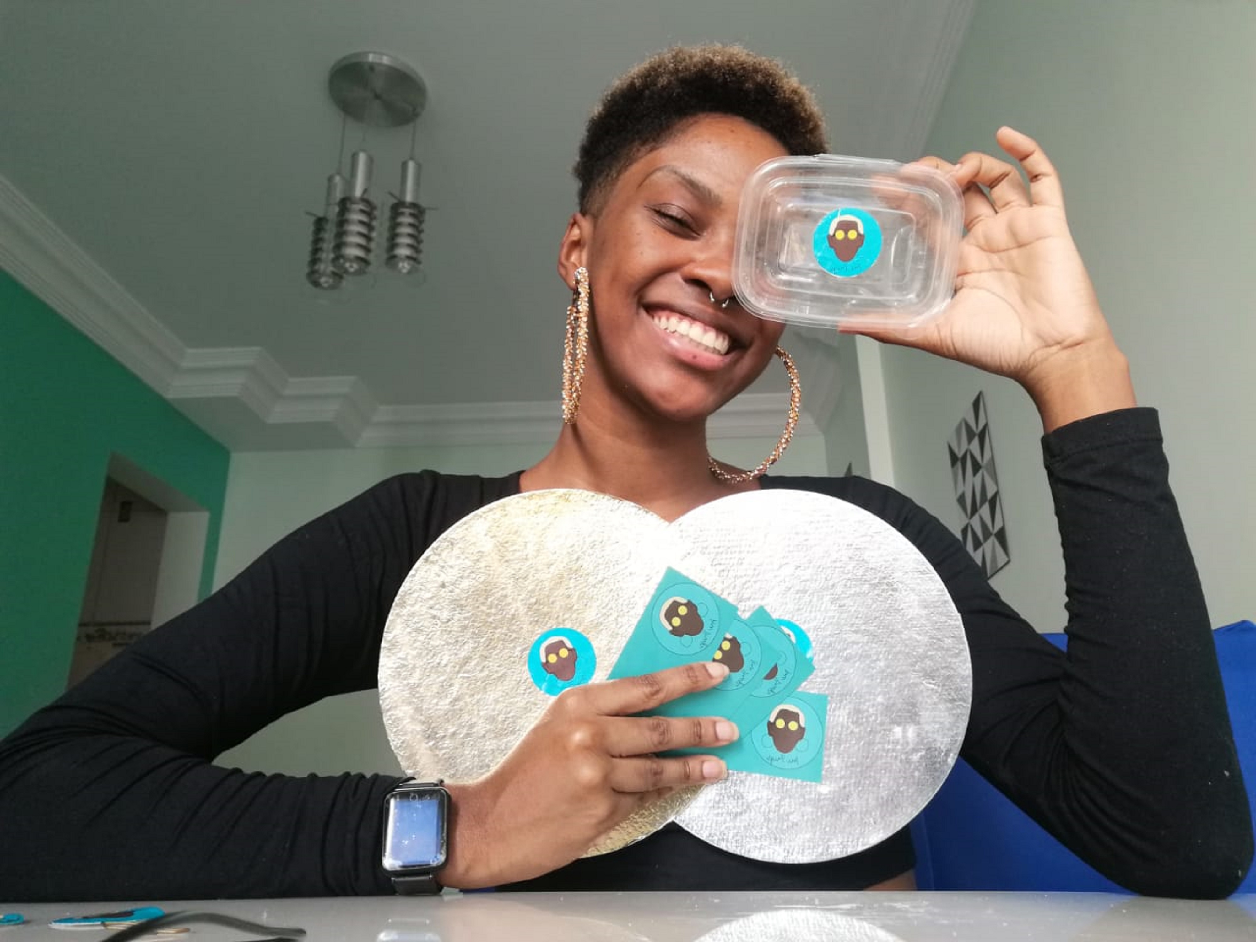 Dona de uma doceria, Arielle Reis é uma das  298 mil pessoas baianas que tinham a própria residência como local de trabalho em 2019
