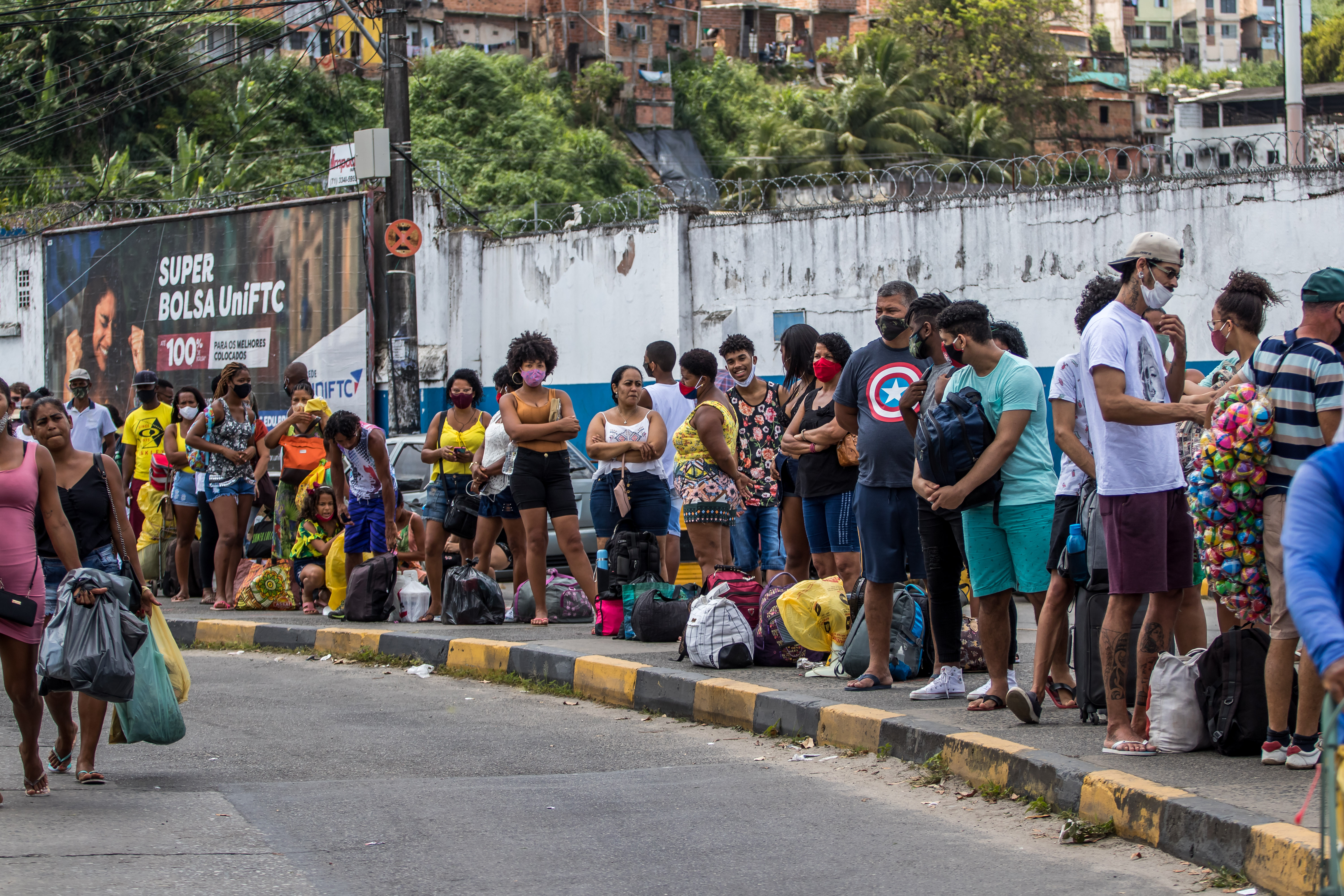 Internacional Travessias falou em duas horas de espera para embarque; passageiros dizem que foi mais