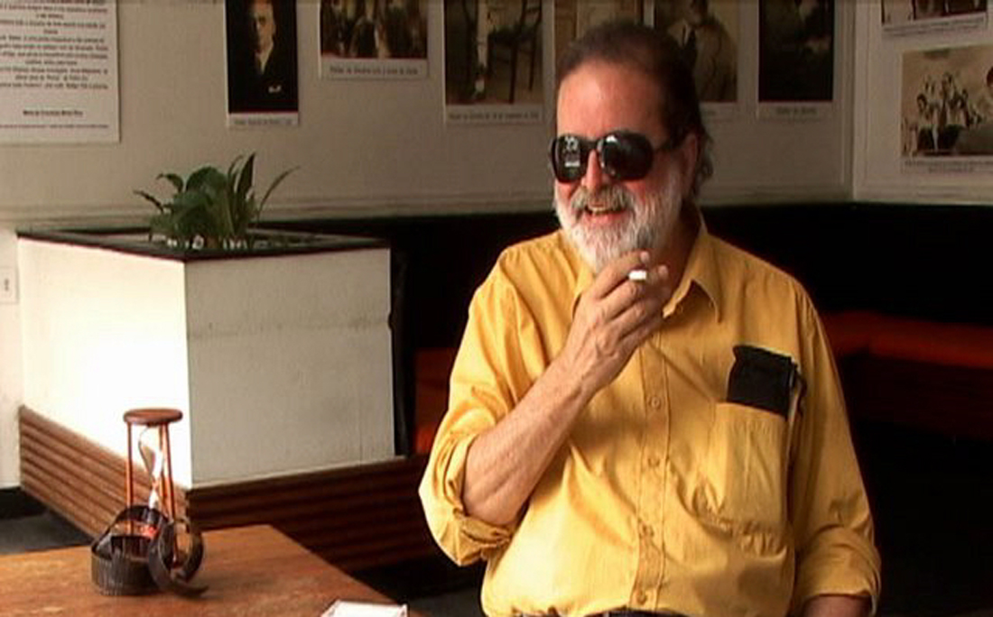 André Setaro e seu inseparável cigarro.