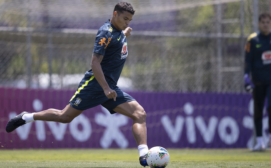 Thiago Silva foi escolhido como o capitão do Brasil contra o Peru