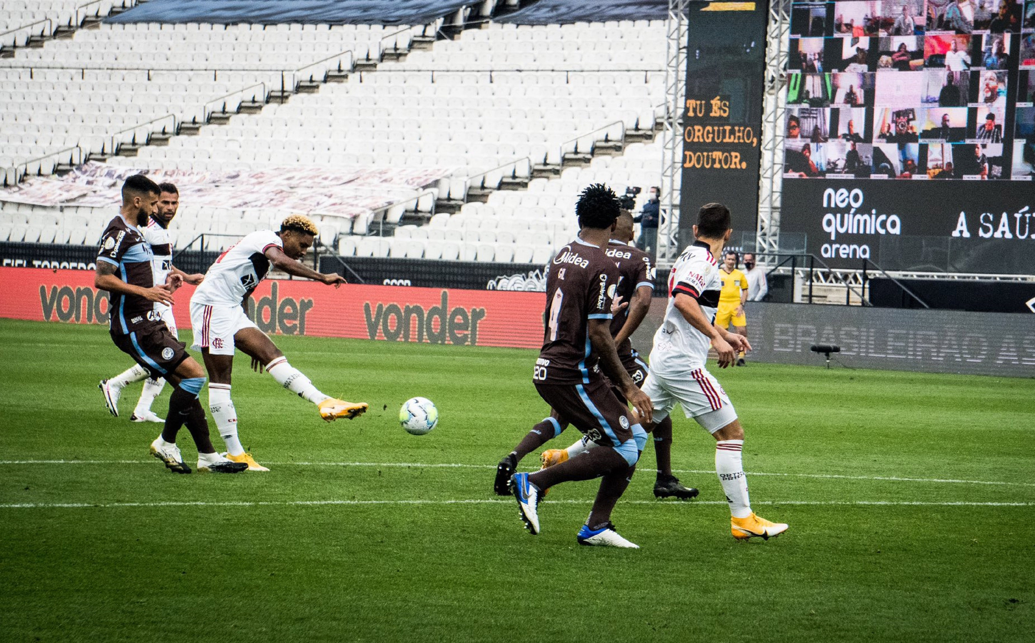 Vitinho marcou um dos gols do Fla na goleada