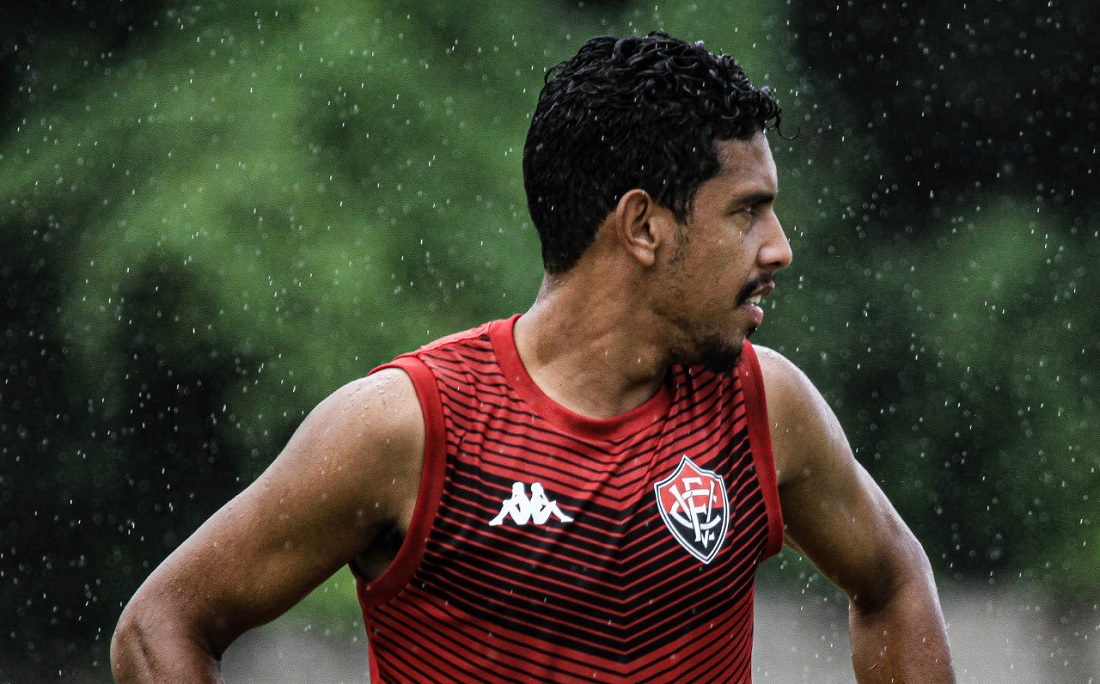 Jonathan Bocão em treino do Vitória nesta terça-feira (27)