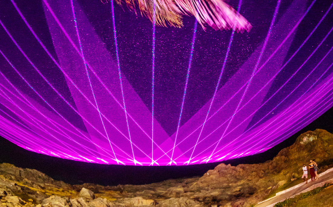 Porto Alegre, Belo Horizonte, Rio de Janeiro, Brasília e Goiânia também receberão projeção do laser colorido de Alok.