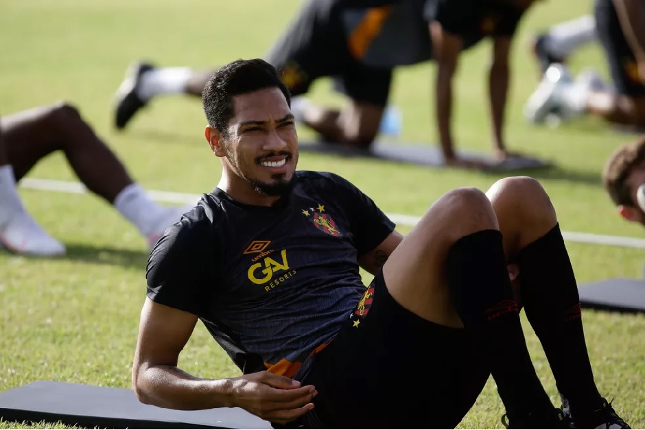 Hernane vai desfalcar o Sport no confronto com o Bahia